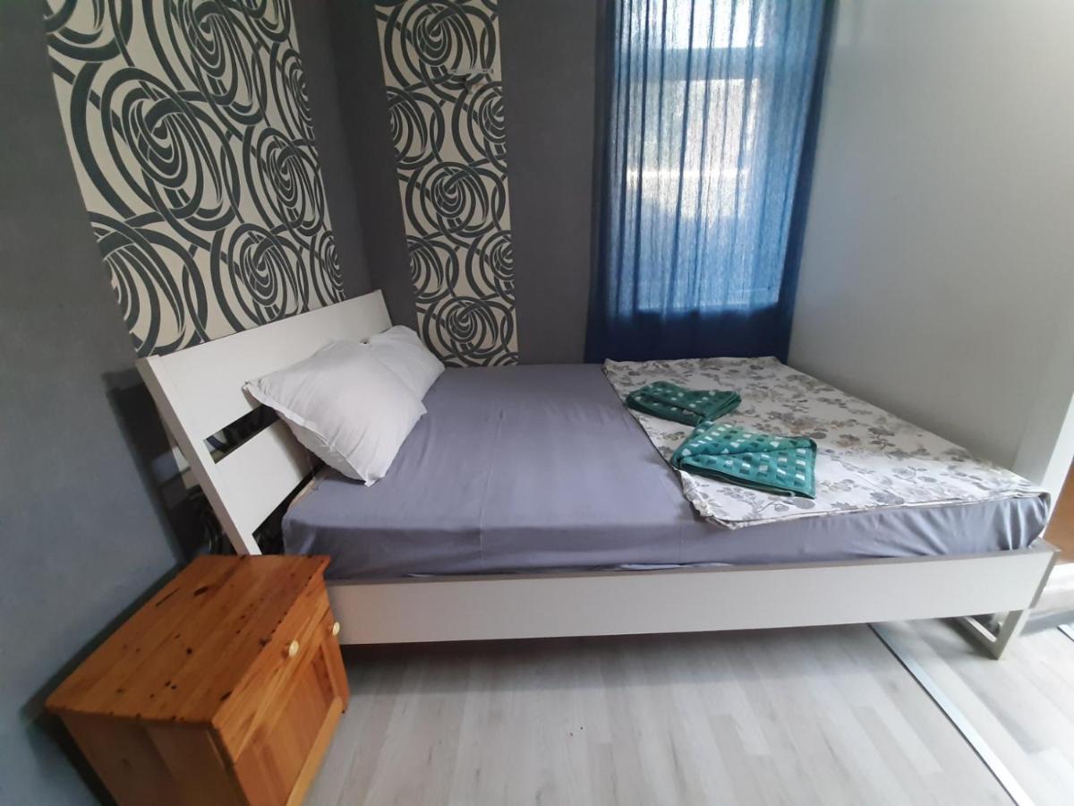 2b Host Hostel *